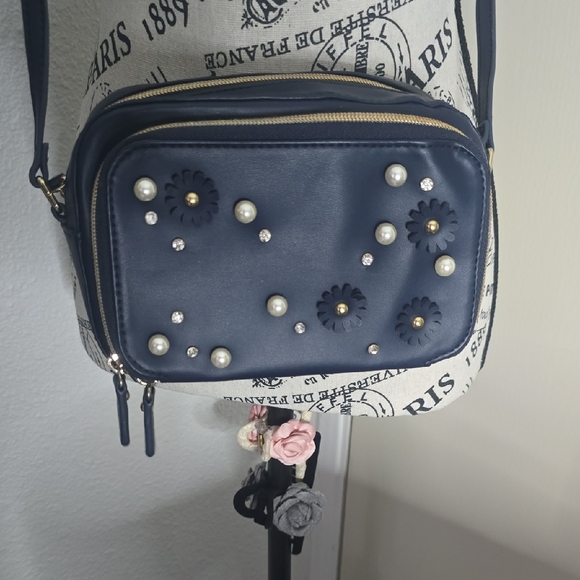 Studio 33 Navy Blue Crossbody Bag W/ Pearl & Floral Accents (NWOT)๐๐ค๐ - Picture 3 of 9